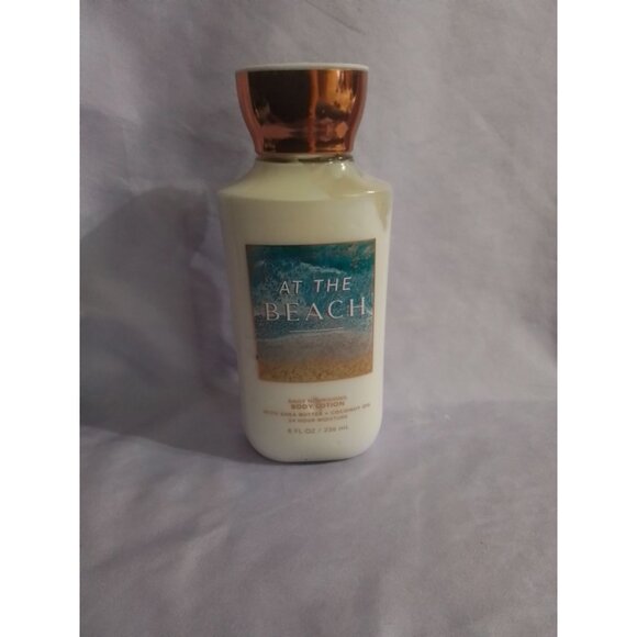 Bath & Body Works, Daily Nourishing Body Lotion, At The Beach, 8 oz - Picture 1 of 2